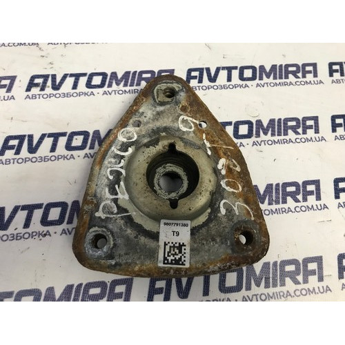 Опора переднього амортизатора Peugeot 308 2013-2021 9800479780